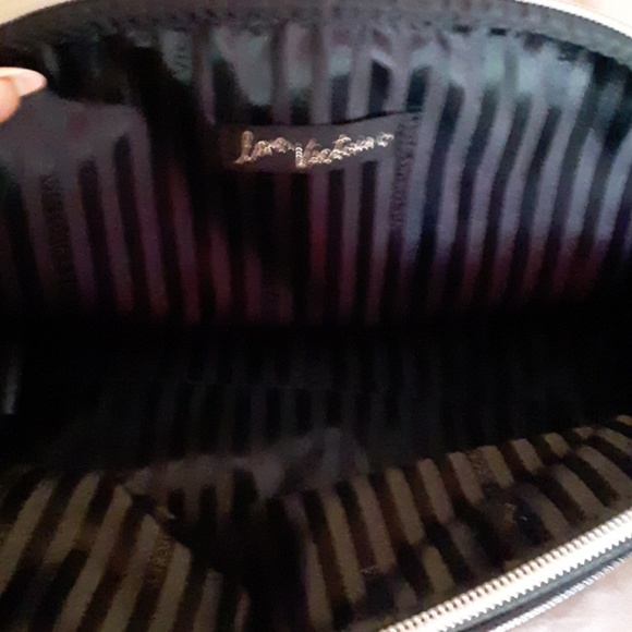 Victoria's secret - Picture 2 of 3